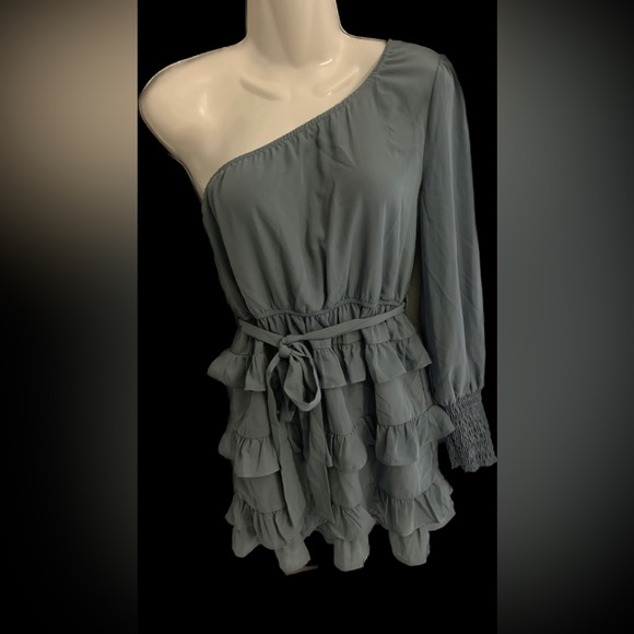 NEW Blue Blush One Shoulder Ruffled Tiered Dress Smocked cuffs Women’s S 4 6 - Picture 2 of 6